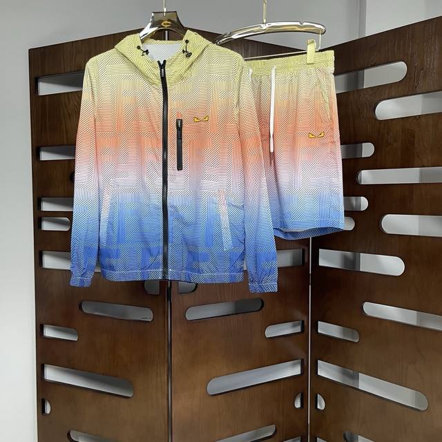 Pins Fendi Classic Uv-Protective Jacket And Shorts Set! Smooth Outer Layer, Brea