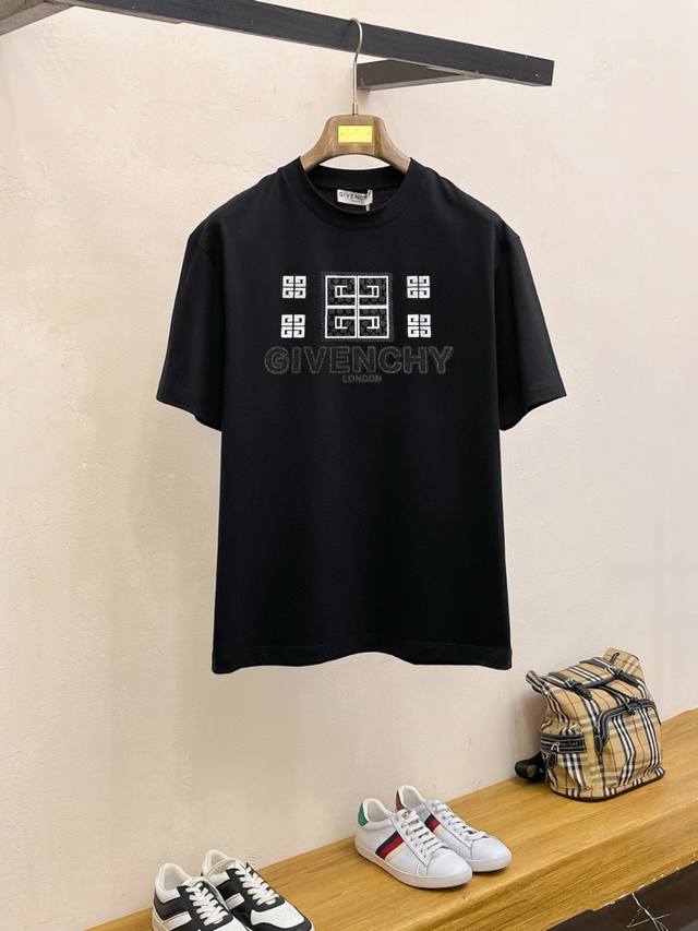 Givenc '60Ss New Classic Printed Short-Sleeve Shirt, Celebrity-Worn Style, Made