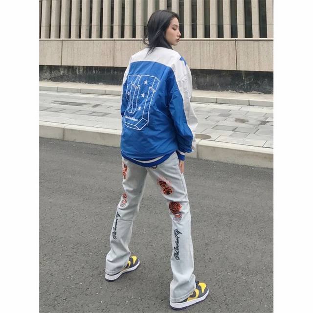 Fog Embroidered Style Wearing Effect Diagram