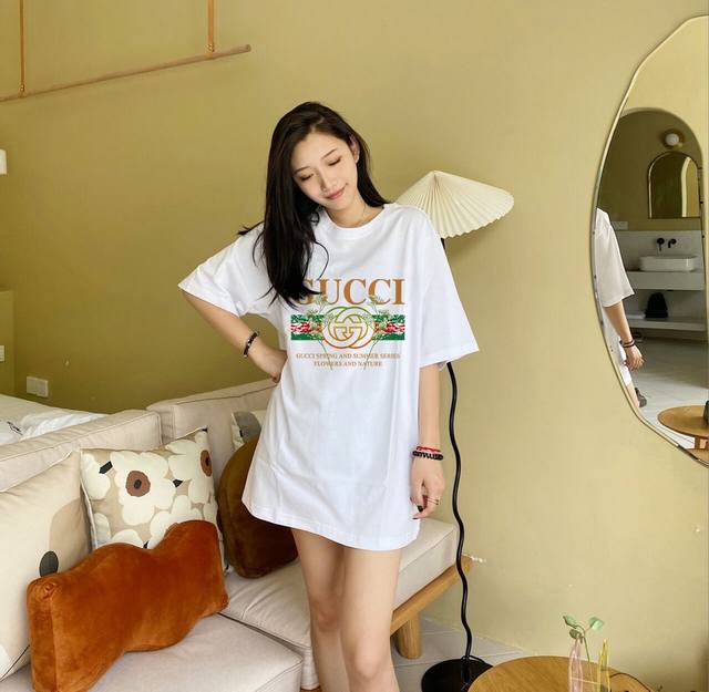 New Arrival! Gucci's New Short-Sleeve T-Shirt Features Meticulously Tailored Cut