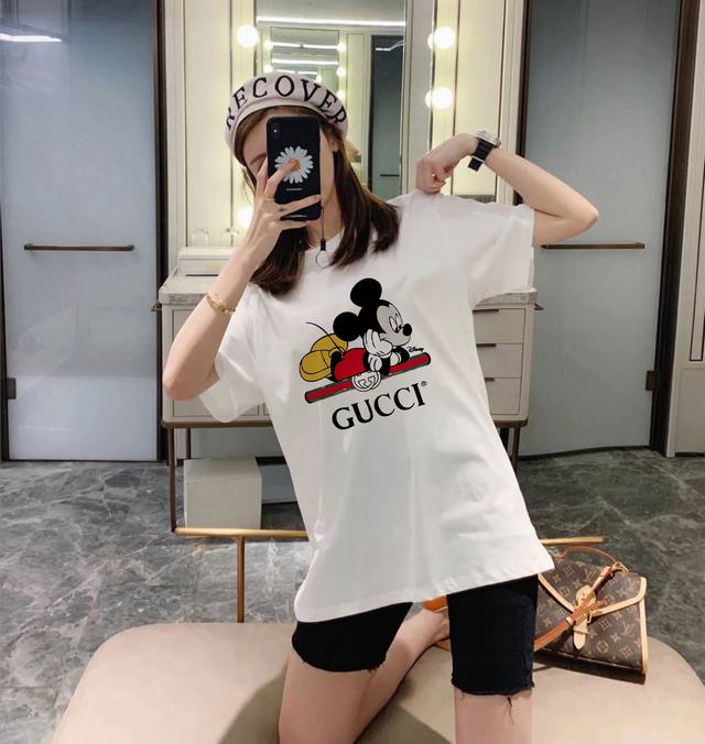 Gucci Mickey Mouse Print Short-Sleeve T-Shirt, Design Exudes A Full High-Street