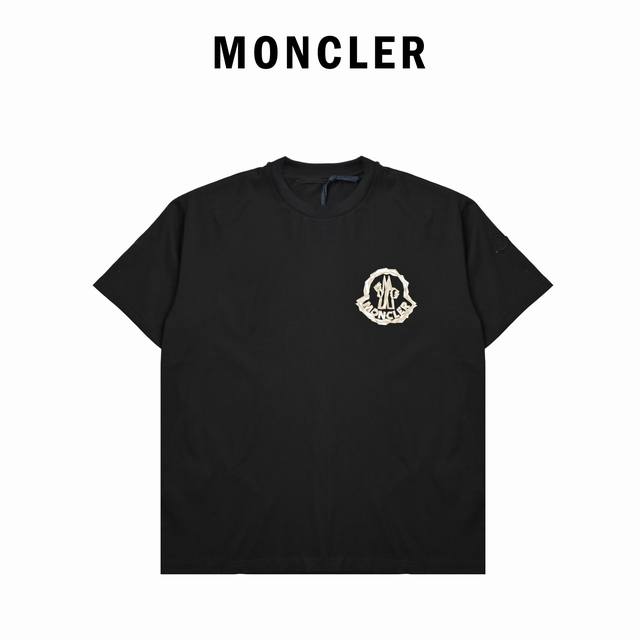 Moncler 25Ss Chest Logo Printed T-Shirt A Simple And Clean Design Available In T