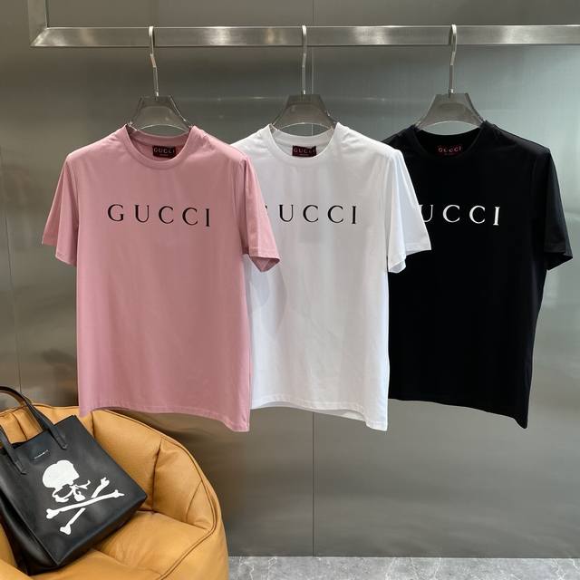 Gu Family Gucci T-Shirt Ultra-Classic Design With A Large Gucci Logo, Eye-Catchi