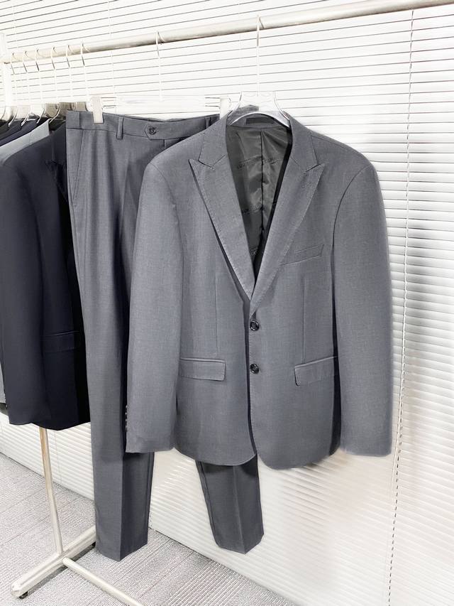 New Arrival Burberry New Premium Plain Weave Wool Blend Black Slim-Fit Suit Set,