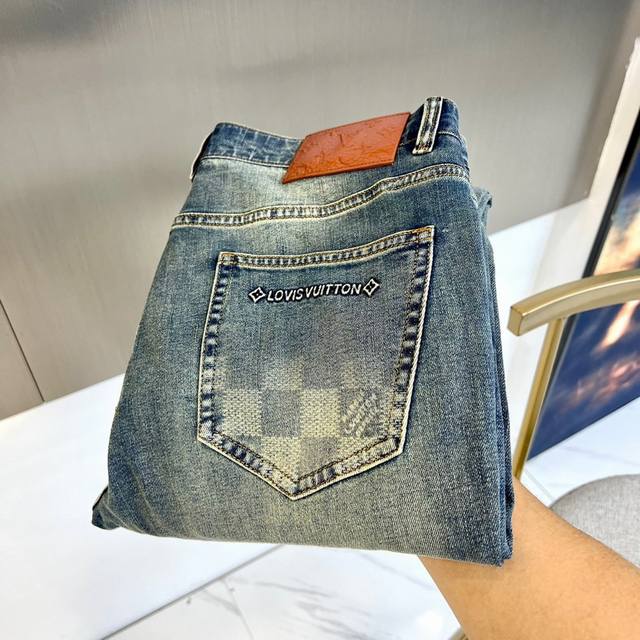 Lv, 2025 Spring/Summer New Men's Five-Pocket Denim Pants, Featuring Lycra Fibers
