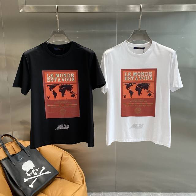 Donkey Family Lv T-Shirt, Simple And Elegant, With A Unique Red Print On The Che