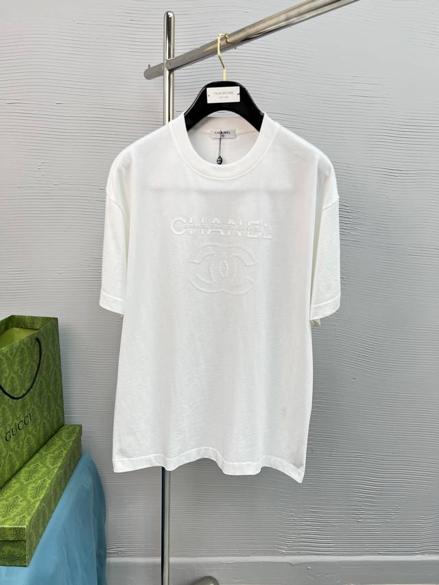 High-Quality Chanel, 25Ss Classic Colorway T-Shirt New Arrival!! The Design Is Y