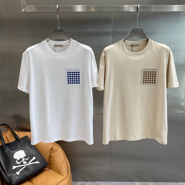 Bv Family Bv-Style T-Shirt A Perfect Blend Of Simplicity And Classic Elegance. T