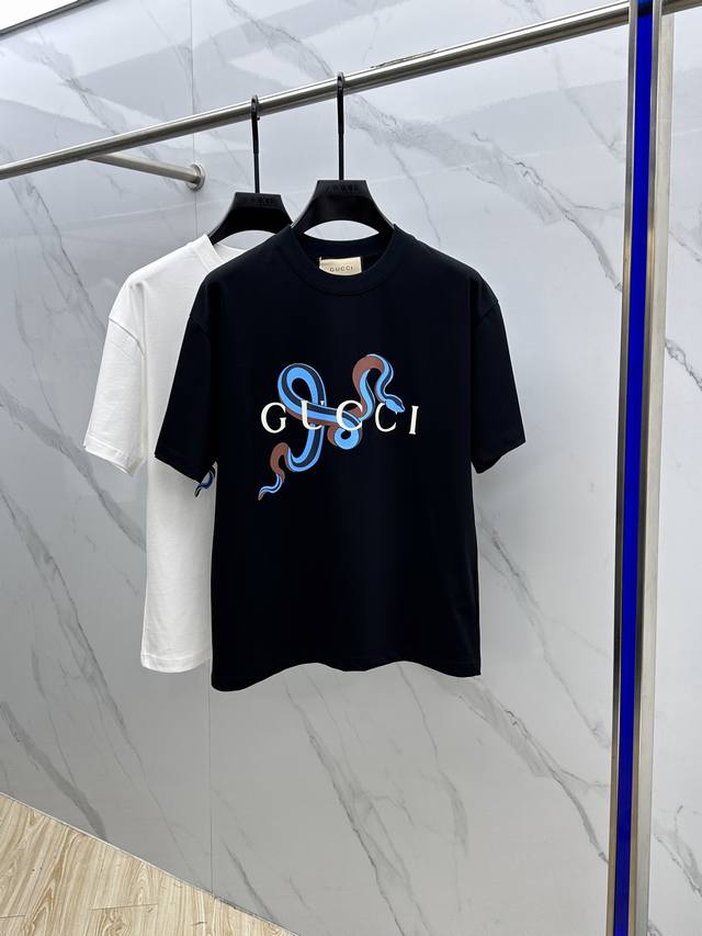 Gucci 2025 Fall/Winter New Arrival Round Neck Base Layer T-Shirt, 3D Logo Regula