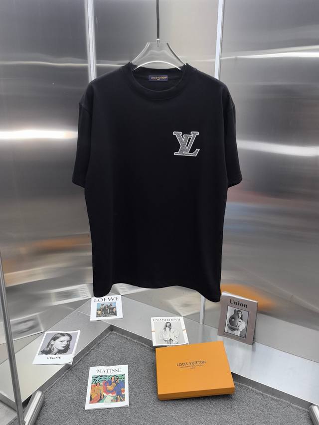 Louis 1V Embroidered Premium Version, Distinct From Mass-Produced Items Availabl
