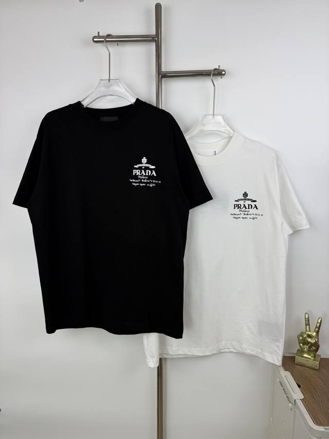 Style Number A11 New Prada 25Ss Printed Back Metal Embossed Short-Sleeve T-Shirt