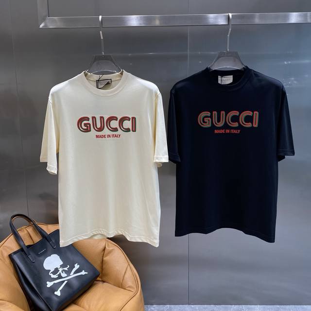 Gucci Gucci T-Shirt: Simple And Elegant, The Colorful Gucci Logo On The Front Is