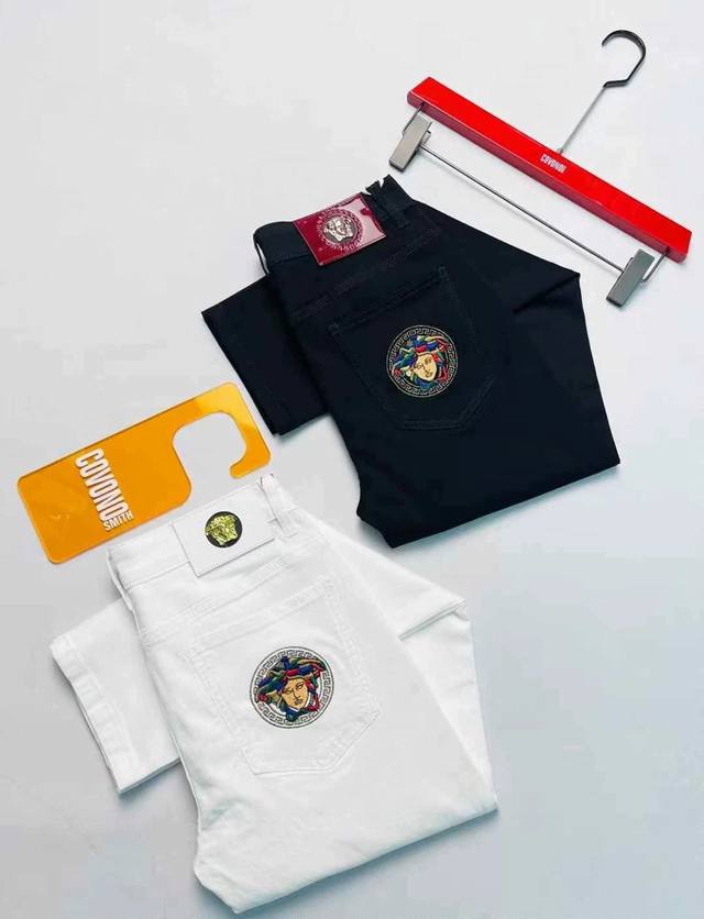 Versace 2025 Early Spring New Arrival, Original Design Bestseller Denim Pants, S