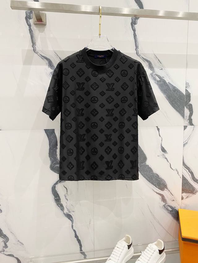 Louis Vuitton 320G Round Neck Short-Sleeve T-Shirt Runway-Style Embroidered Four