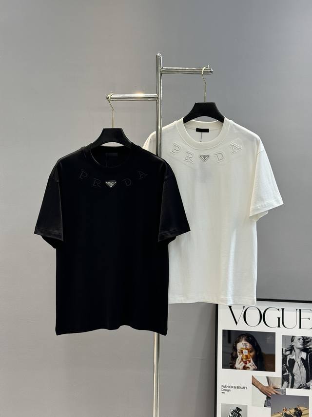 Prada*Prada New T-Shirt. 25S Unisex! Available On The Official Website.High-Defi