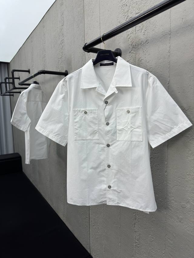 Louis Vuitton Single-Button Embossed Short-Sleeve Shirt Craftsmanship Details: F