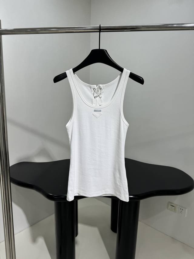 25 Early Spring New Arrival Cotton Vest Made From Soft Cotton Fabric Features A