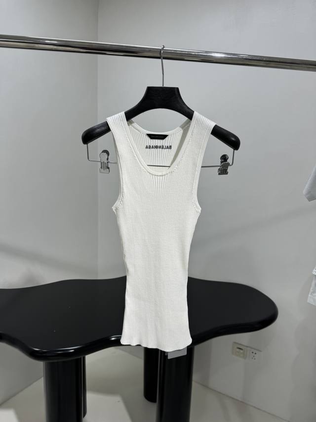 New Arrival White Classic Knit Wool Vest-Style Top Classic Rib-Knit Round Neckli