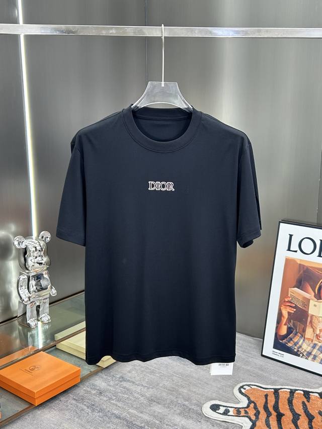 Dior 2025 Fall/Winter New Arrival Round Neck Base Layer T-Shirt, Featuring A Thr