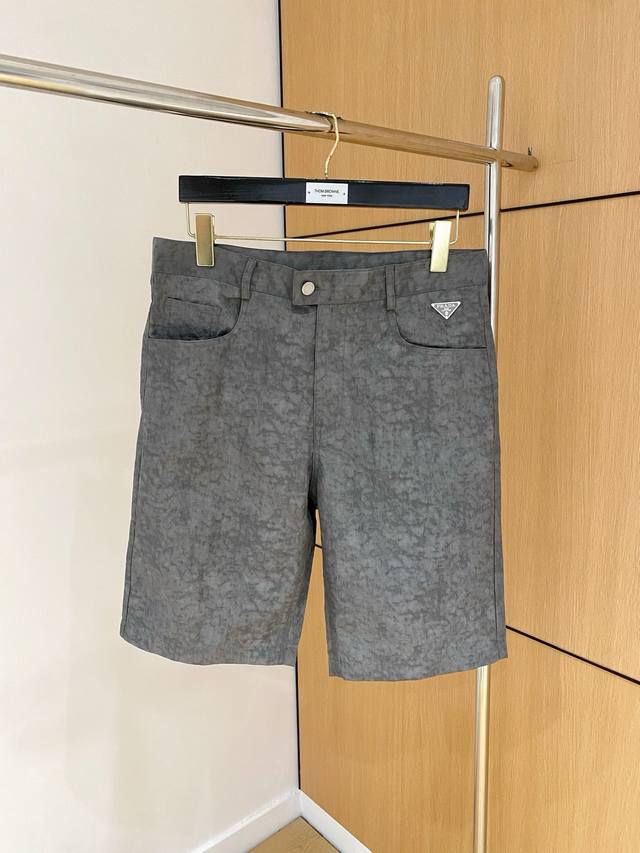 Prada 2025 Spring/Summer New Arrival Special Fabric Logo Casual Pants Color: Bla