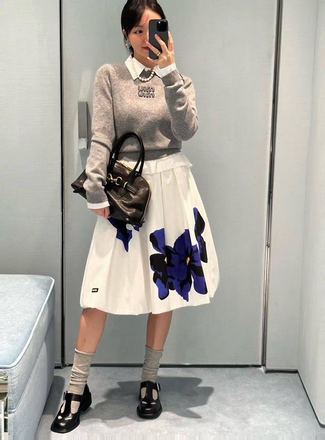 66020 Miu Letter Logo Patch Flower Print Skirt Exclusive High-End Edition! Origi