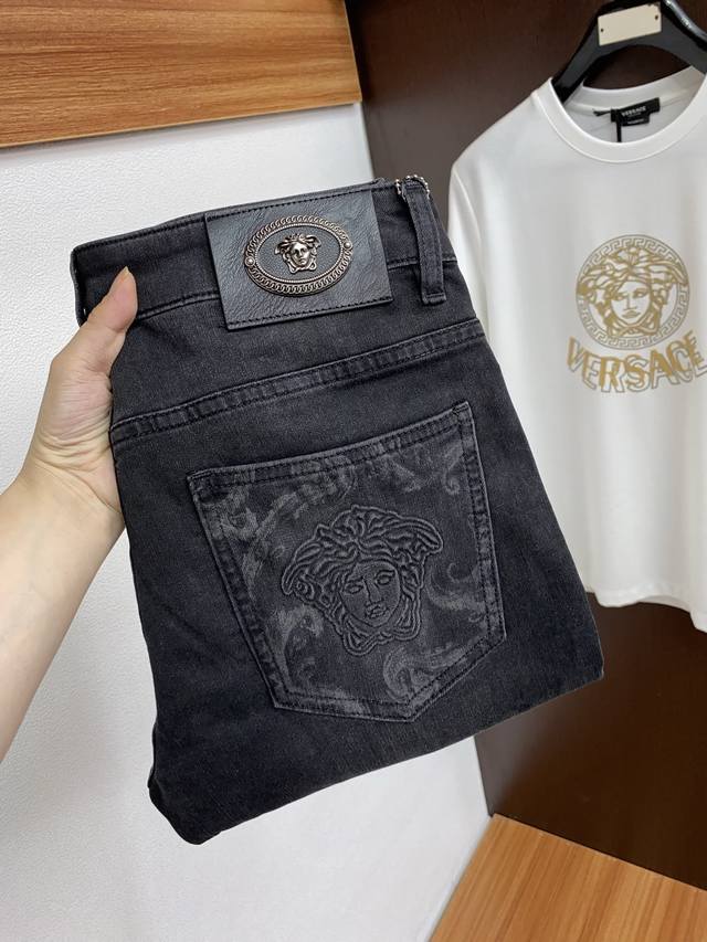 Versace 2025 Ss Early Spring New Arrival Authentic Men's Washed Denim Pants Pure