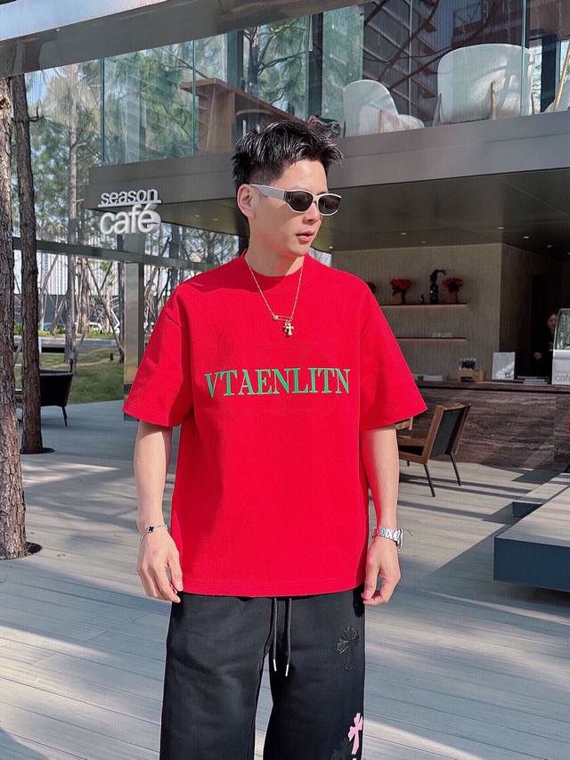 Valentino 3D Embossed Logo Heavyweight Short-Sleeve T-Shirt Made From High-End D