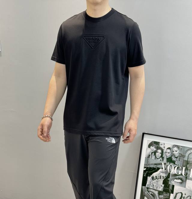 Prad*A Prada 25S New Round Neck Short Sleeve. Simple Basic Style! The Raised Thr