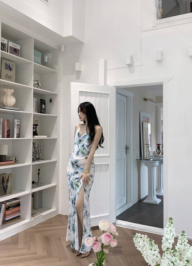 Delicate Floral Patterns Resemble Watercolor Ink, Creating A Free-Spirited Yet E