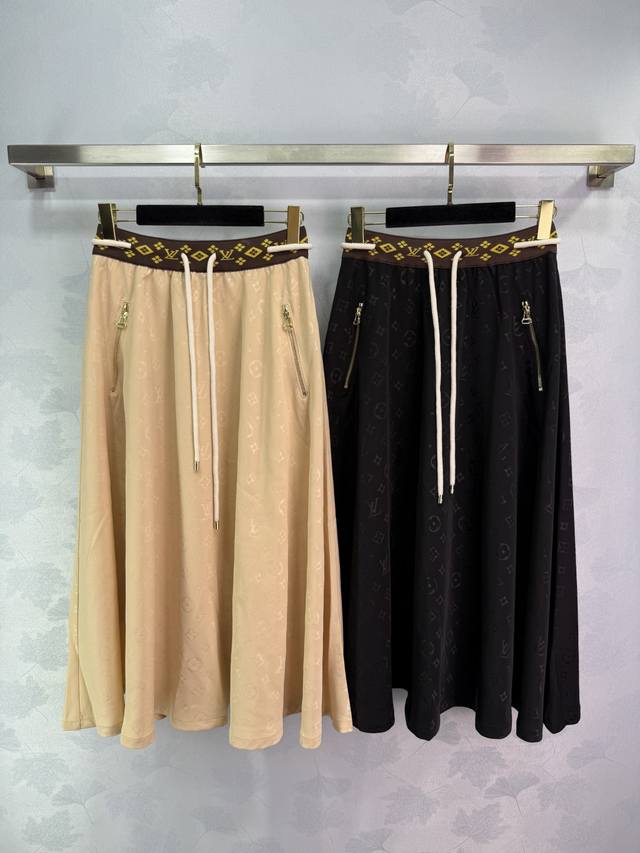 Louis Vuitto* 2025Ss New Skirt Rich Texture Elegant And Sophisticated Design Per