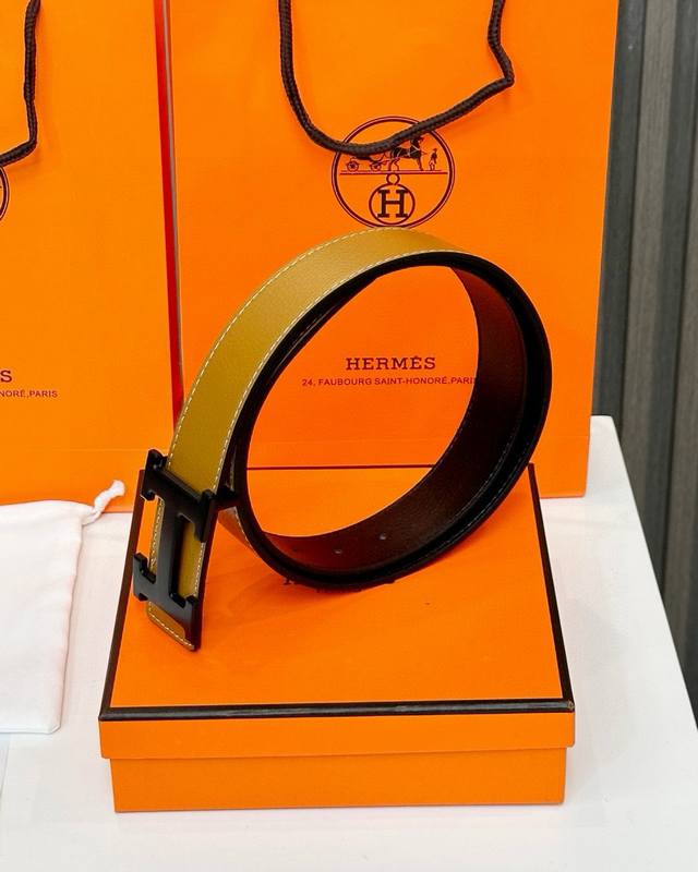 Herm S Simple Business-Casual Belt - Store Packaging!! Product Code: 8141 Herm S