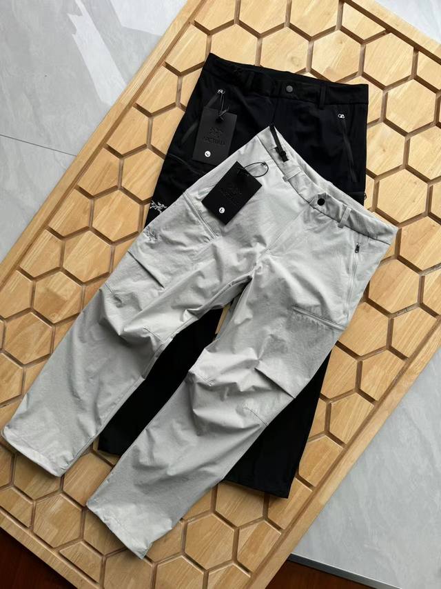 Arc'teryx Summer Windproof Men's Outdoor Quick-Dry Softshell Pants. Made From Du