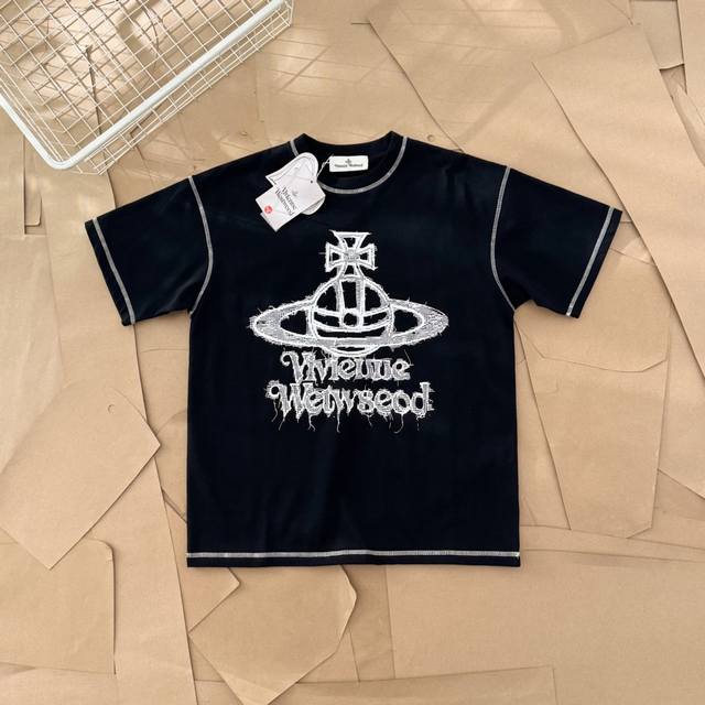 Vivienne Westwood Saturn Print Short-Sleeve T-Shirt 315 The Fabric Is Made From