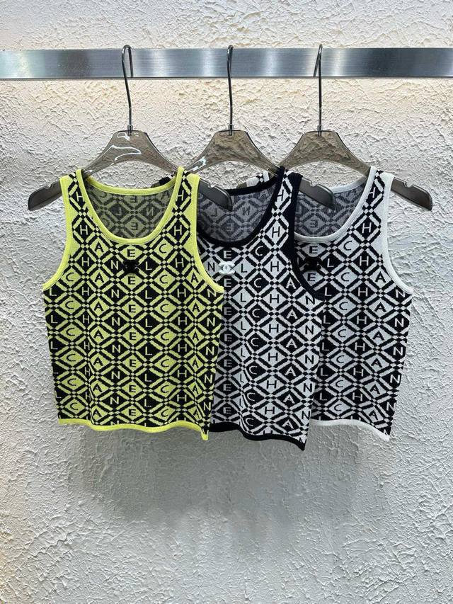 Chanel Chanel Small Chanel 3D Double C Letter Jacquard Diamond Knit Vest Style N