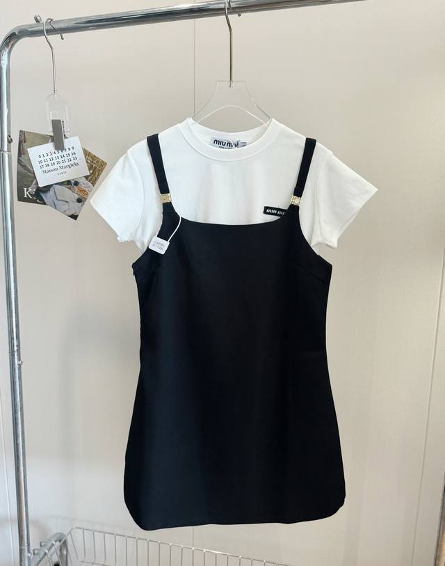 Price: Product Name: Mium*U Logo Short-Sleeve Strapless Little Black Dress Set S