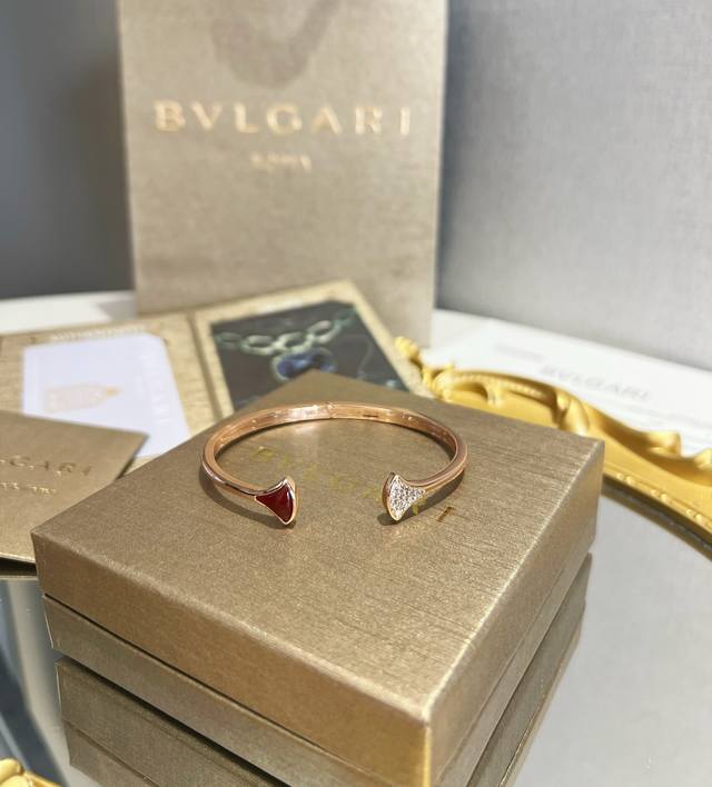Bvlgari Fan-Shaped Bracelet, Two Colors Available, 520 Gift, Creative Full-Diamo