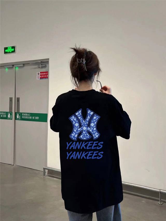 Mlb-Ny Blue And White Porcelain Round Neck Short-Sleeve T-Shirt For Men And Wome