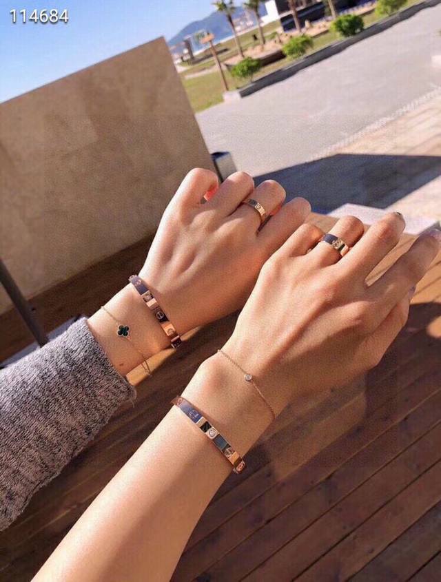 Cartier Classic Diamond Bracelet With Full Packaging. Color: Rose Gold. Size: Me