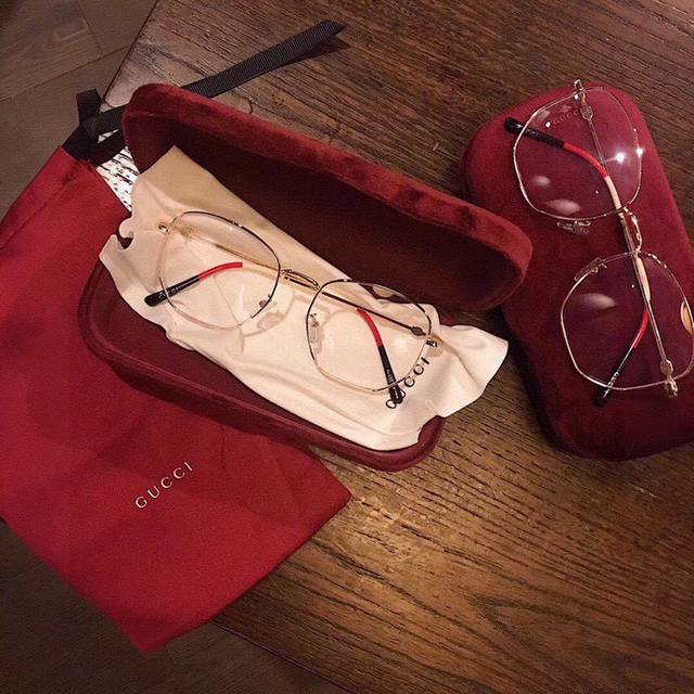Gucci Flat-Frame Sunglasses With Packaging Gucci Classic Flat-Frame Sunglasses,