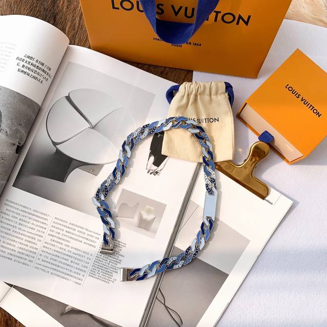 Louis Vuitton's Latest Limited Edition Water Blue Cuban Chain Color-Blocked Chun