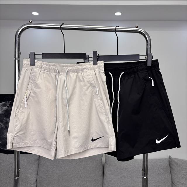 Nike New Quick-Dry Outdoor Sports Casual Shorts. Sports Casual Street-Style Wove