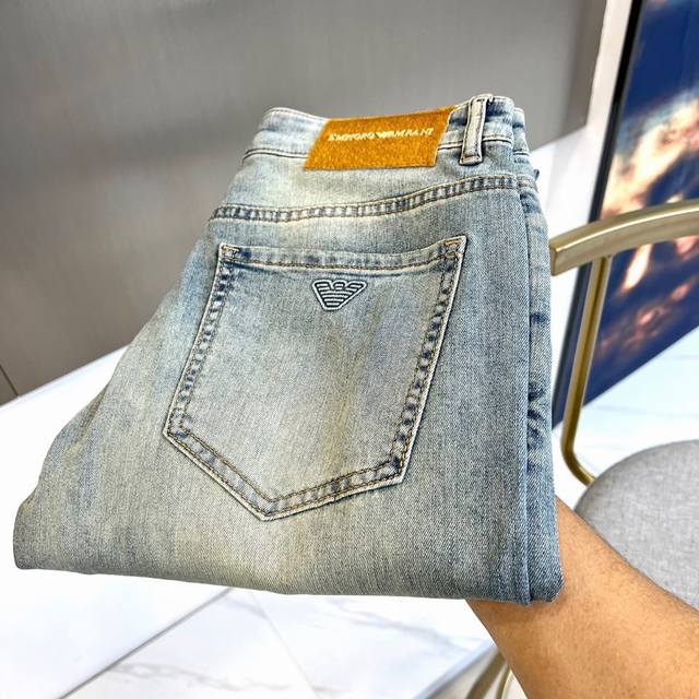 Arm Armani, 2025 Spring/Summer Fashion Washed Logo Jeans, Men's Slim-Fit Straigh