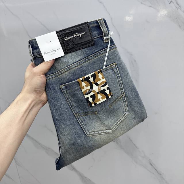 Ferragamo Ferragamo High-End Customization, 2025 Early Spring Lightweight Latest