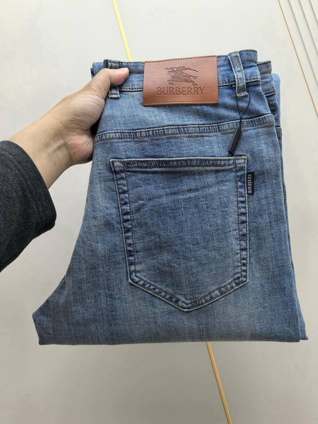 Burberry. Wide-Leg Pants 2530 Spring/Summer New Release Of Men's Wide-Leg Denim