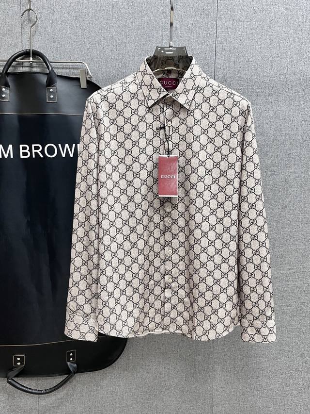 Spring/Summer Edition. Three Labels Complete. New Arrival. Gucci Exclusive Custo