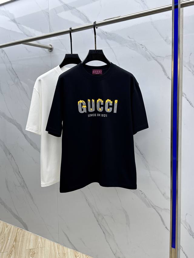 Gucci 2025 Fall/Winter New Arrival Round Neck Slightly Wide Base Layer Outerwear