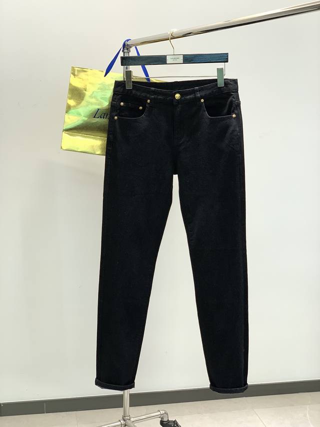 Versace, 2025 Spring New Arrival, Available At Specialty Stores, Authentic Origi
