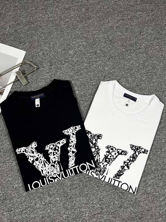 Lv, 2025 Latest Short-Sleeve T-Shirt, Stylish And Fashionable, With A Premium Pr