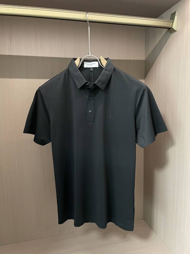 Saint Laurent 2025 Spring/Summer Classic Polo Collar Design With A Simple Single