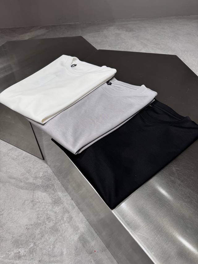 Brand: Di*R Di*O Price: Color: Black, White, Gray Size: M-4Xl Description: 2025